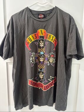 Harley-Davidson Black Tee with Colorful Guns N' Roses Cross Graphic